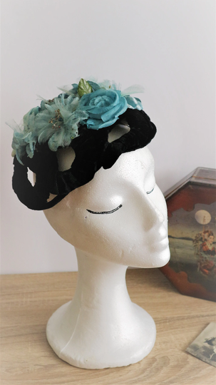 Vintage Velvet Hat Fascinator Black Silk Blue Flowers// Party