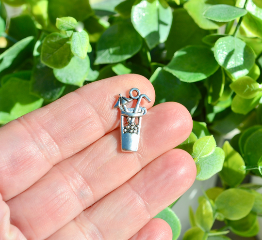 10 Cocktail Drink Silver Tone Charms Sc1867