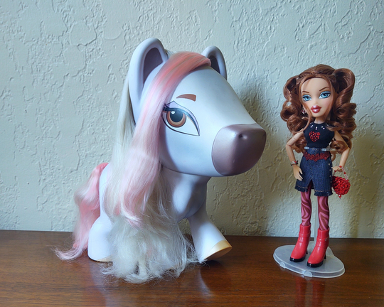 Bratz Ponyz Large Celeste White Pink 11 Inch/Retro Horse Fashion Doll Pony 2000S 00S Y2K