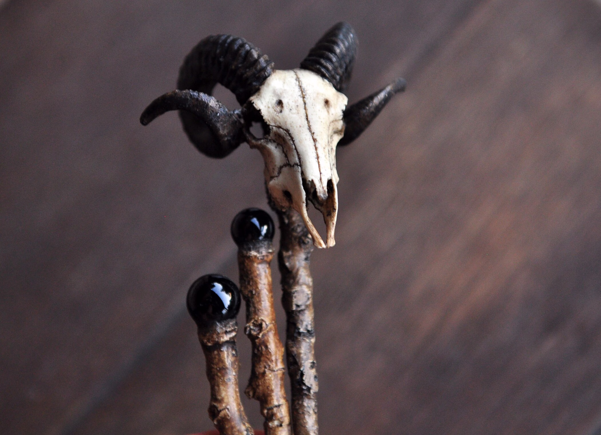 Realistic Ram Skull Hair Sticks Set, Tree Branch Wands, Onyx Accessories, Gothic Style Wedding Accessorize