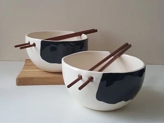 Ramen Noodle Bowl, Black & White Pottery Ceramic Bowl With Chopsticks