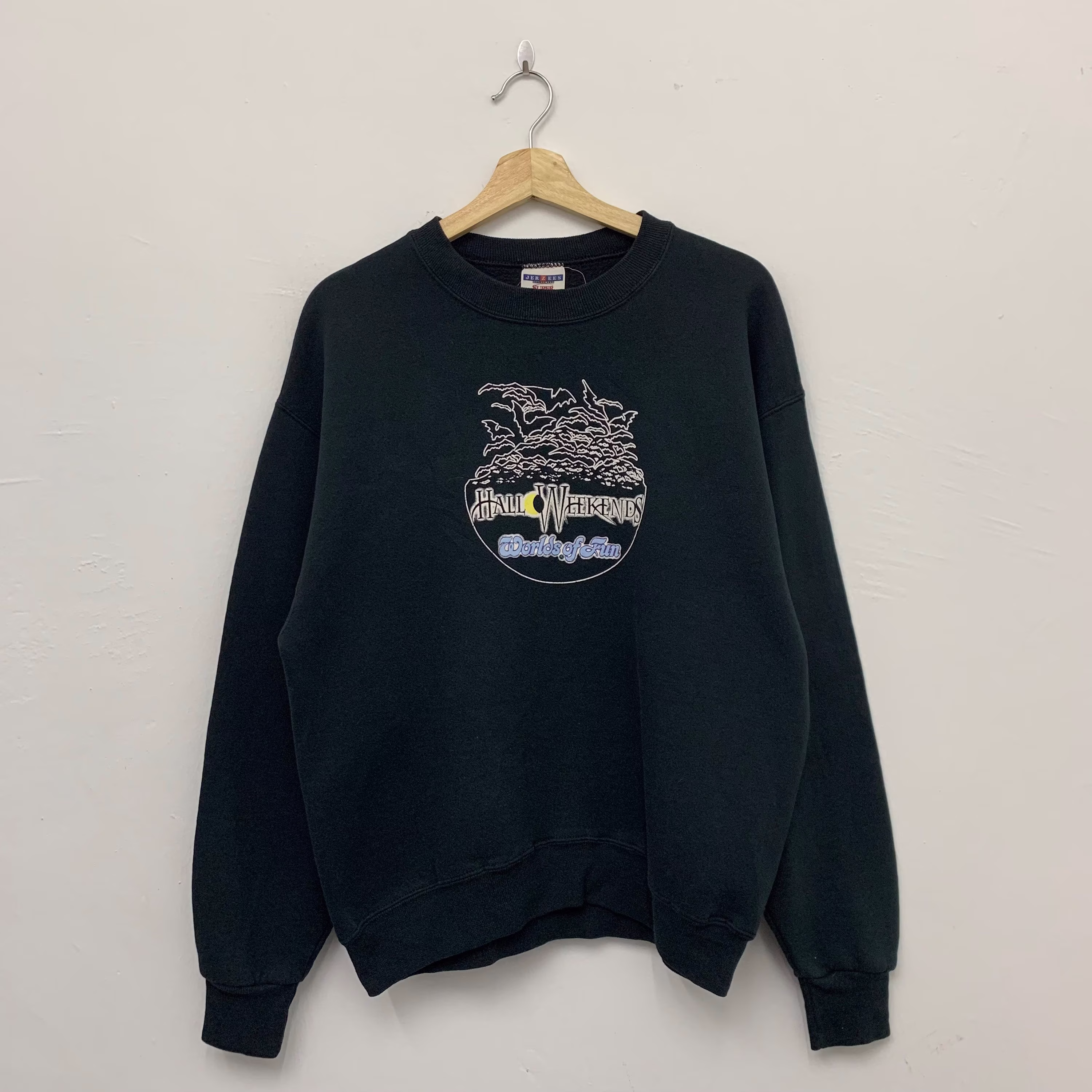 Vintage Hall Weekends World Of Fun By Jerzees Crewneck Sweatshirt Size Medium