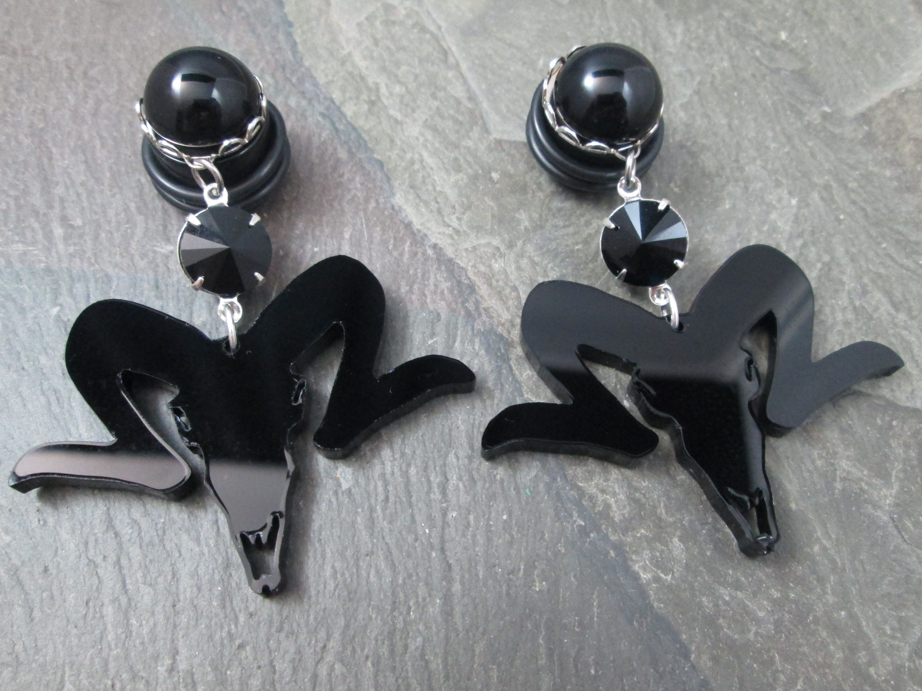 Dangle Plugs, 12G, 10G, 8G, 6G, 4G, 2G, 0G, 00G, 1/2, 9/16, 5/8", 3/4", 7/8", 1", Rams Head Skull Jewelry, Gauged Plug Earrings"