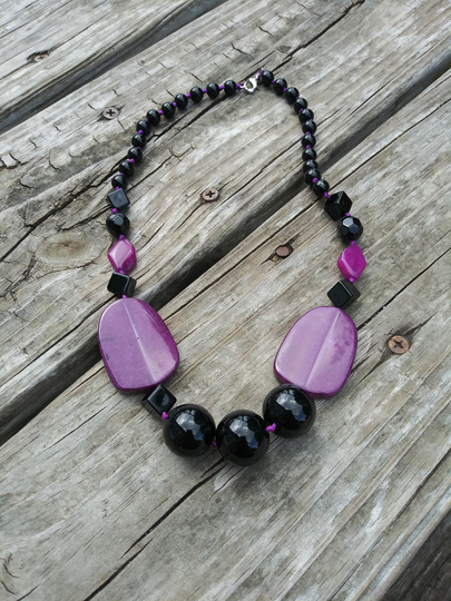 Black Onyx Agate & Purple Jade Gemstone Beaded Necklace /41mm