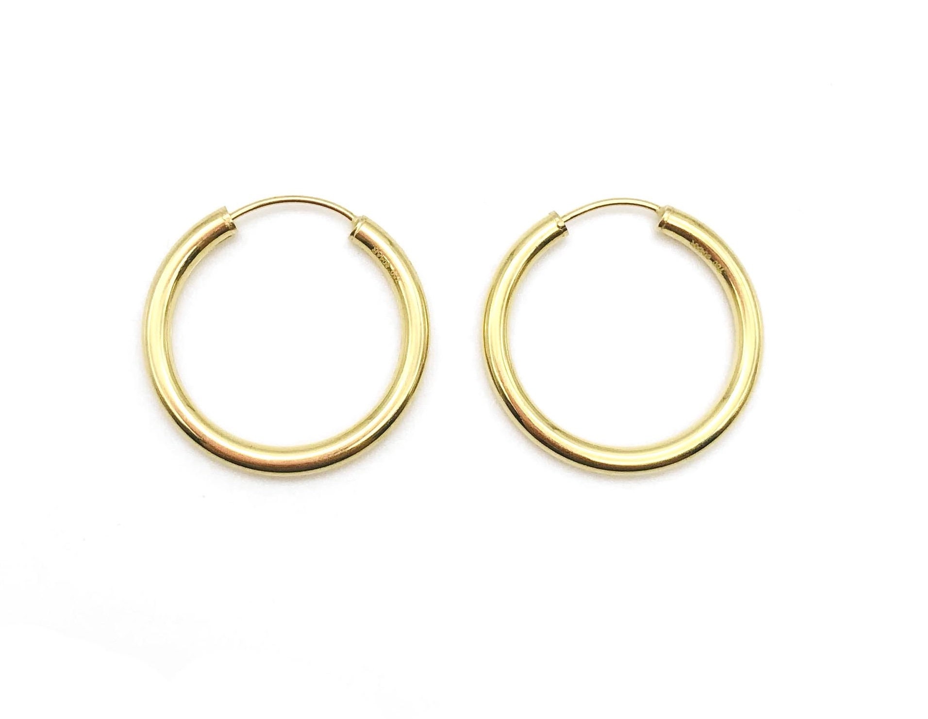 18K Yellow Gold Dainty Hoop Earrings Nice Hoops Polished Minimalist Classic Thin Gift For Her Made in Italy