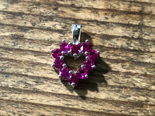 A Vintage Red Ruby Heart Pendant Necklace