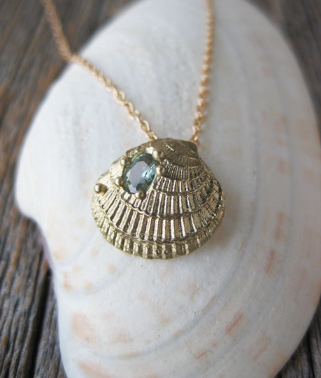 14Kt Yellow Gold Tiny Venus Shell Pendant With Imbedded Faceted Mint Green Sapphire Necklace