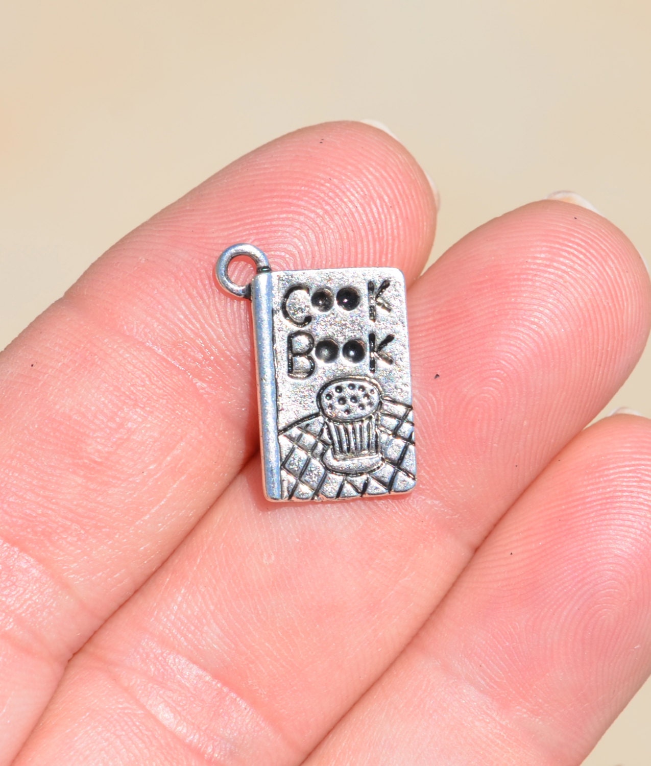 1 Cookbook Silver Tone Charm Sc1559