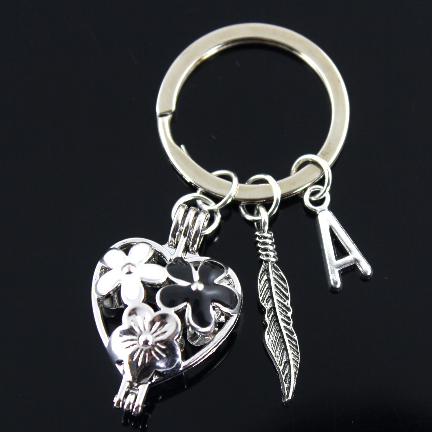 Heart Keychain, Leaf Initial Keychain, Heart Jewelry, Flowers in Keyring, Gift For Her