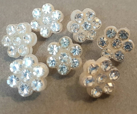 7x Tiny Diamante Flower Cluster Buttons... Transparent Plastic... 11mm... C.1980S Vintage