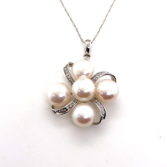 14K White Gold Diamond & Pearl Flower Pendant