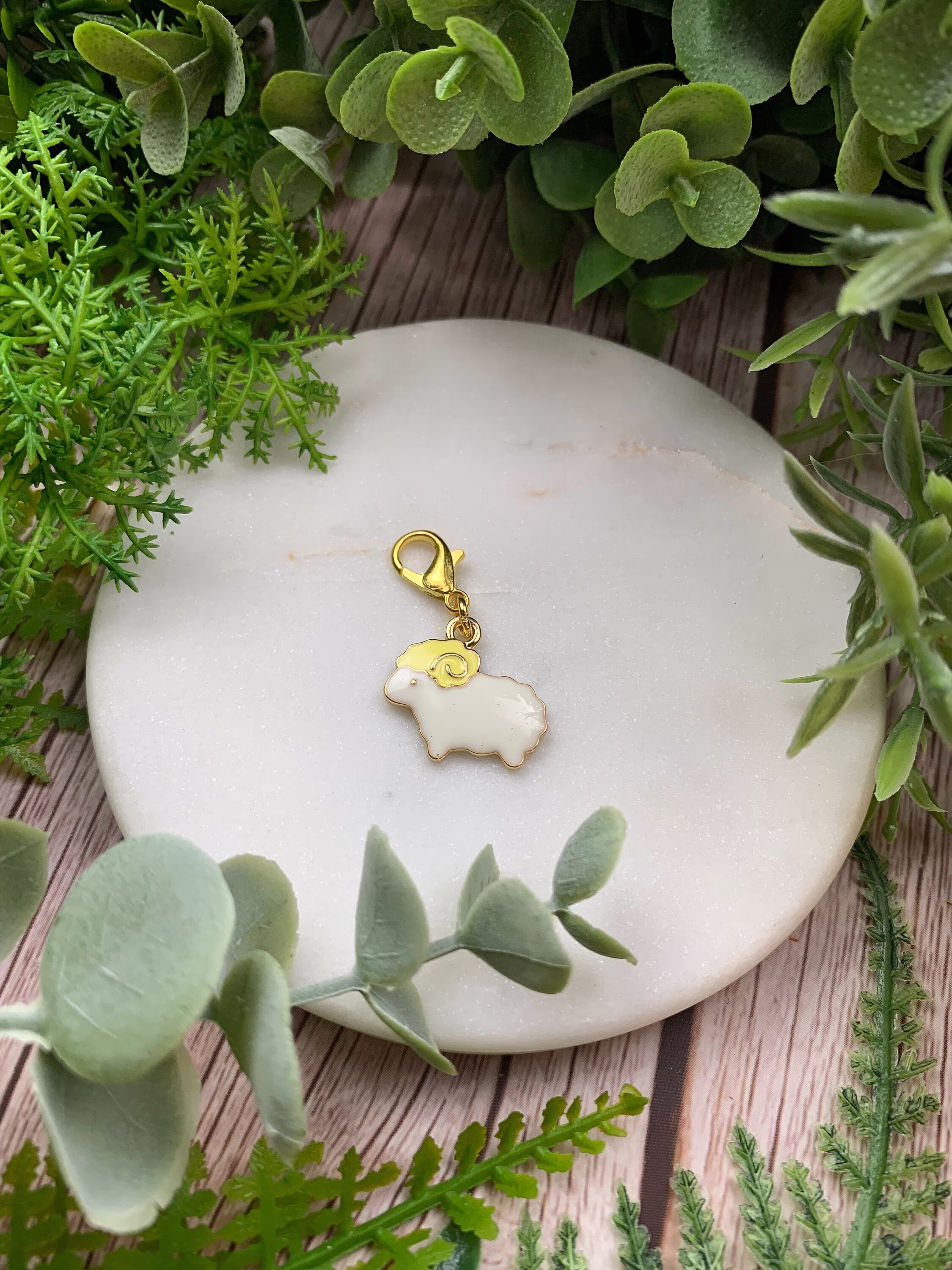 White Sheep Stitch Marker/Progress Keeper - 1 Pc