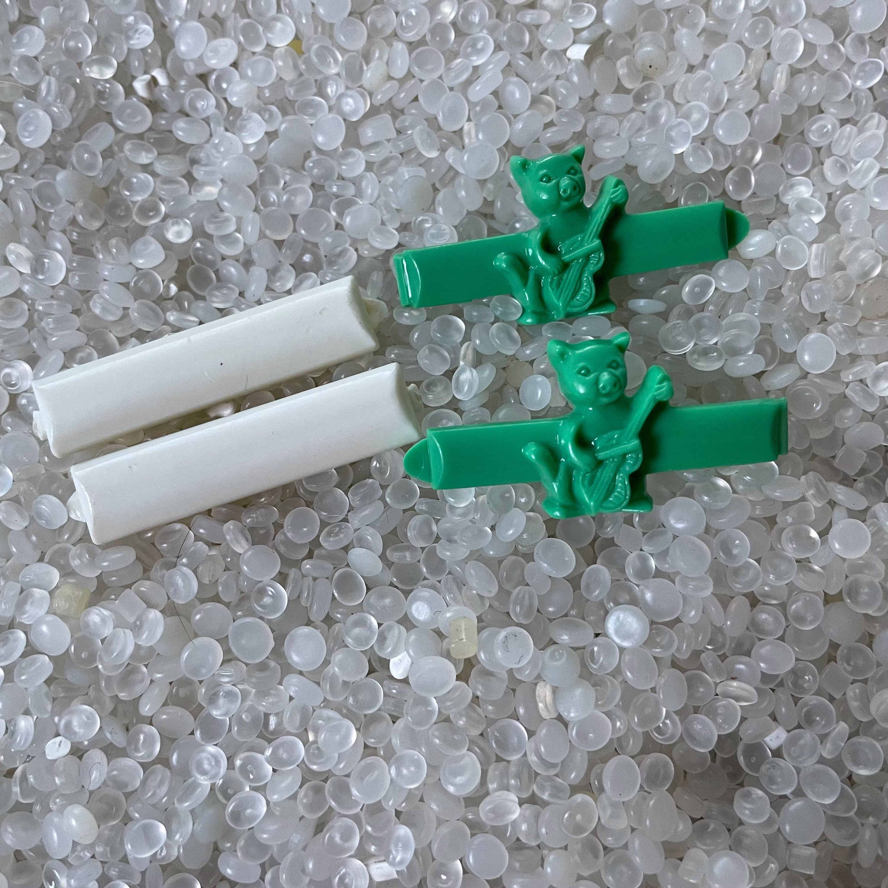 Vintage Barrette, Goody Barrette, Plastic Child Barrettes, 2 Matching Pairs Green Cats With Guitar White Bars