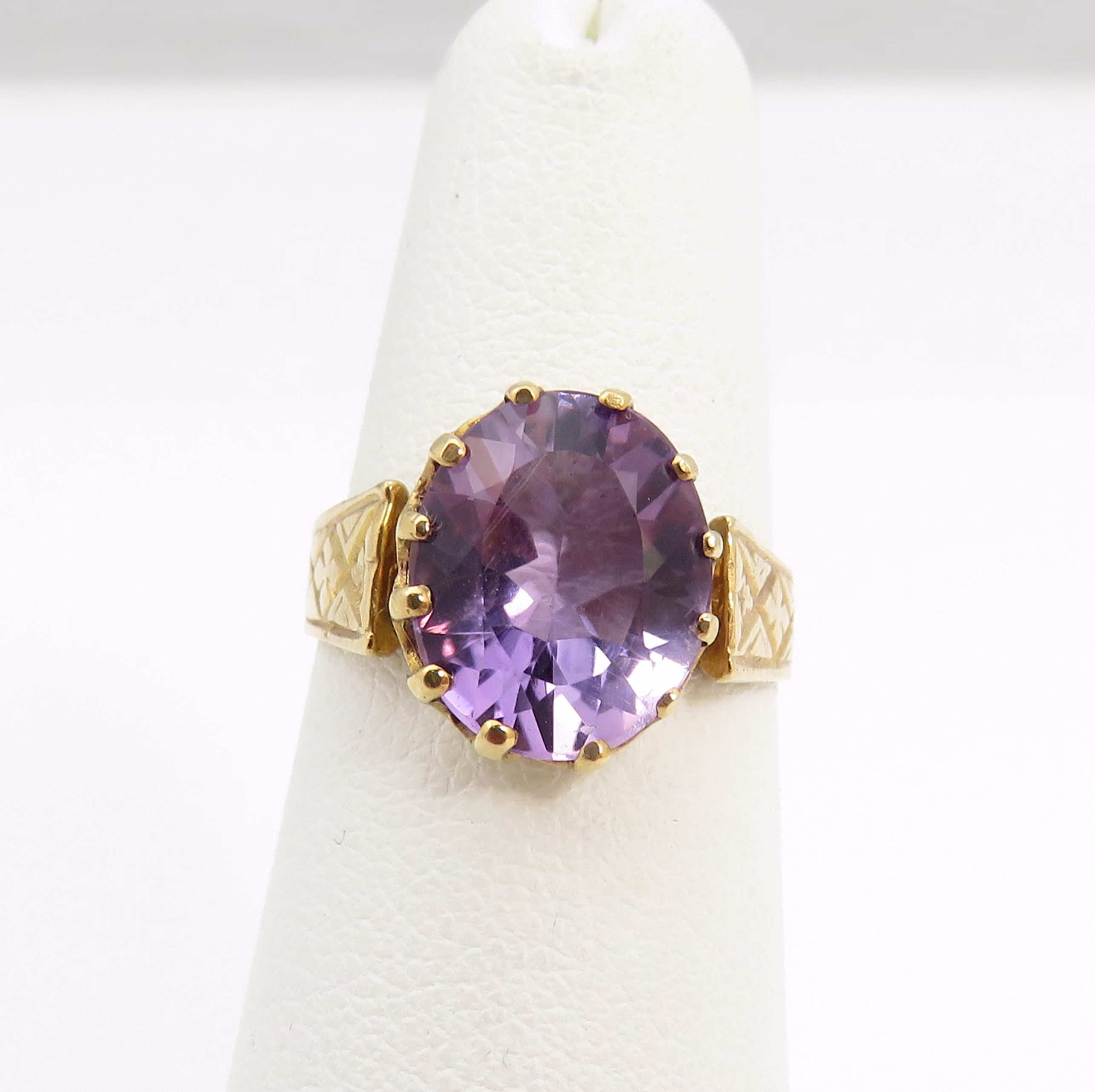 Antique 14K Yellow Gold Amethyst Cocktail Ring. Sz 4.5