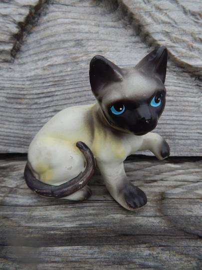 Vintage 1970's Siamese Cat Ceramic Figurine