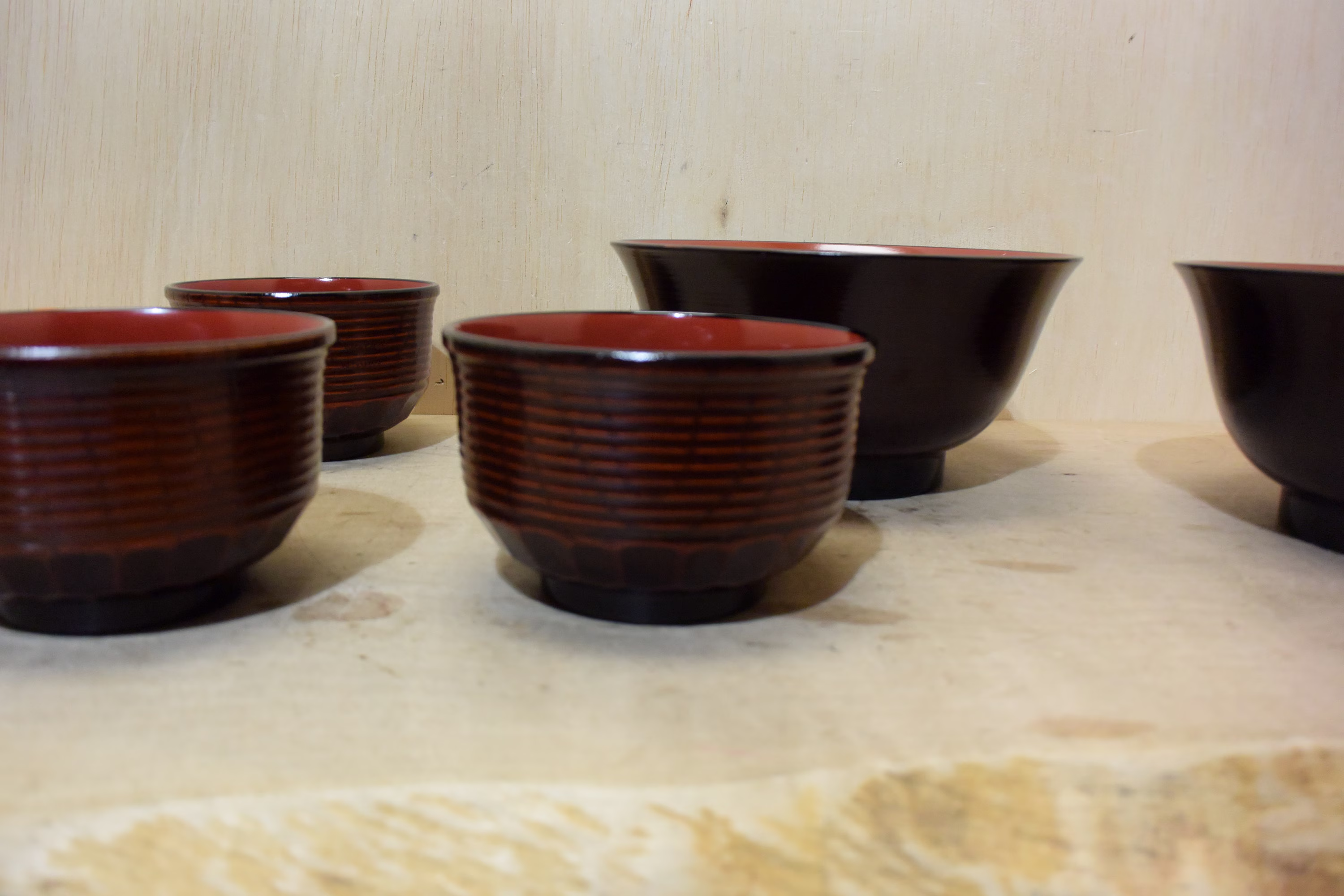 Set Of 4 Vintage Japanese Black Antique Red Lacquer Rice Bowls & 2 Noodle
