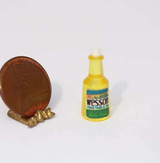 Dollhouse Miniature Pure Blend Cooking Oil By Hudson River Miniatures