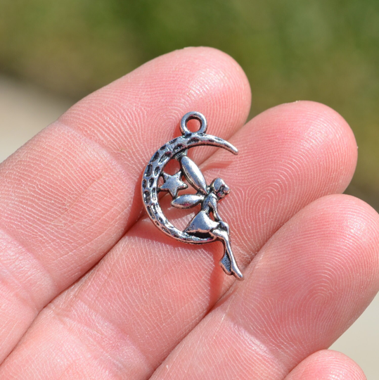 10 Fairy Sitting On The Moon Silver Tone Charms Sc6100