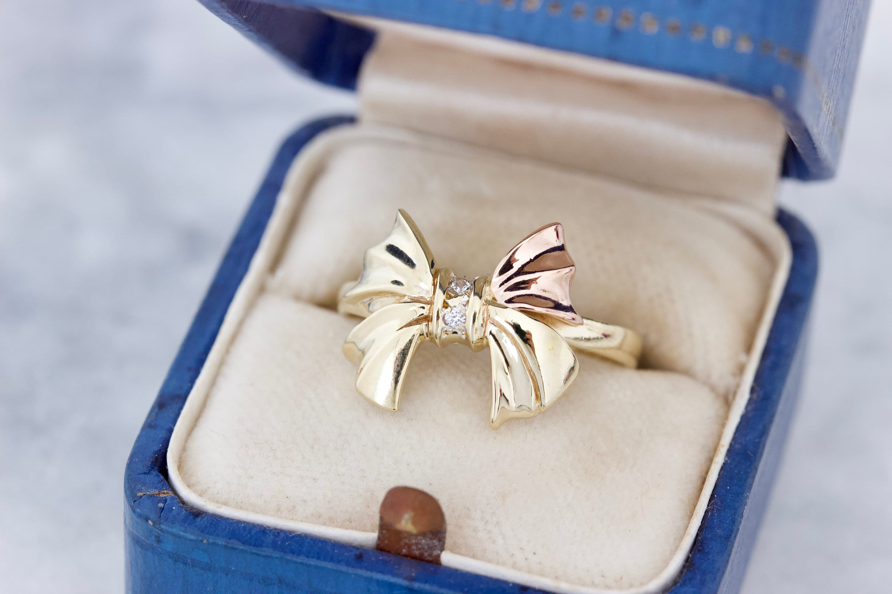 Dainty Vintage Bow Ring in 10K Yellow Gold With Rose Accent, Size 6.25, Sweet & Charming Everyday Jewelry, Mixed Metals Diamond Accents