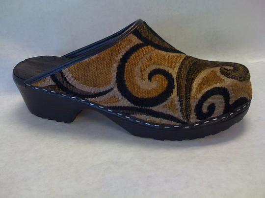 Swirl Textile On A Black Comfort Base