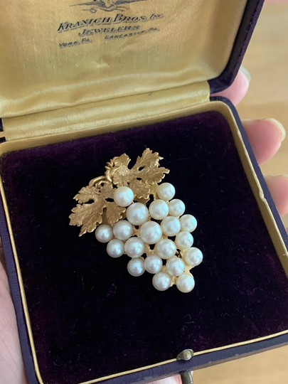 Vintage 14K Yellow Gold Pearl Bunch Of Grapes Brooch