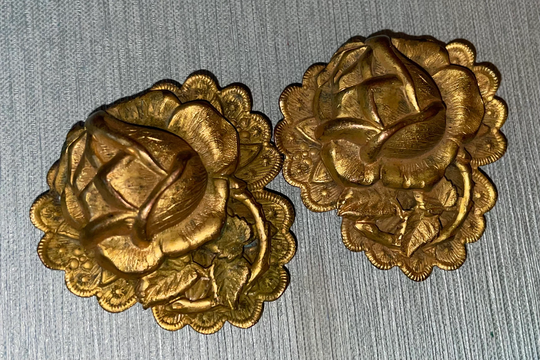 Vintage Art Deco Rose Design Brass Tone Shoe Dress Clips Clip Lot