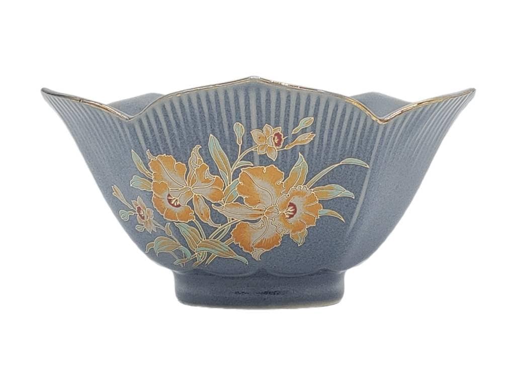 Vintage Japanese, Rice Bowl, Noodle Soup Blue Lotus Bowl With Gold Trim