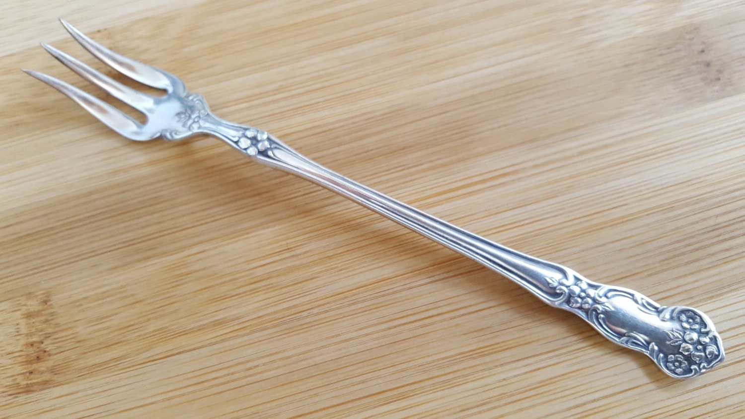 Antique Collectible Sl Gh Rogers 1910 Daisy Seafood/Cocktail Fork 5 7/8, Set Of 7