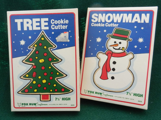 Vintage Xdg Of Large Christmas, Cookie Cutters A Snowman & Christmas Tree