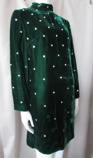 1960 Style Cocktail Dress Formal Event Emerald Green Plush Velvet Rhinestone Studs Shift Stand Up Collar Long Sleeves Vintage Clothing