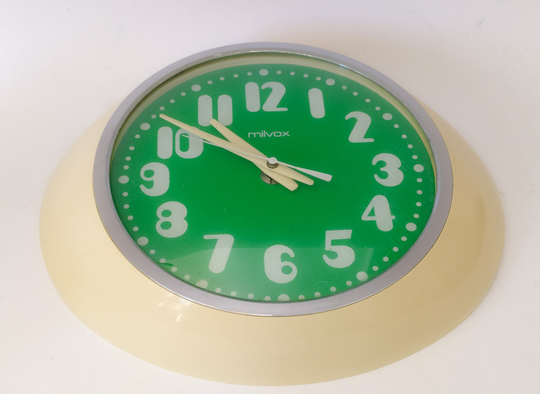Milvox Wall Clock Vintage Space Age Design Utopie Du Plastique Green Beige 70S Junghans Was