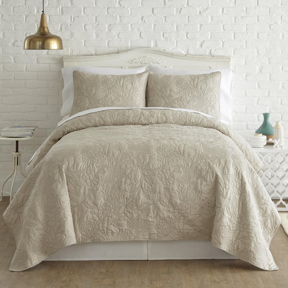 Amrapur Overseas Embroidered floral quilt set Sand Multi Reversible King Quilt (Blend with Cotton Fill) | 3QLCEMBG-SNB-KG