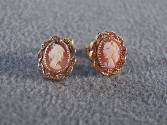 Vintage 12 K Yellow Gold Filled Oval Fancy Cameo Classic Stud Pierced Earrings