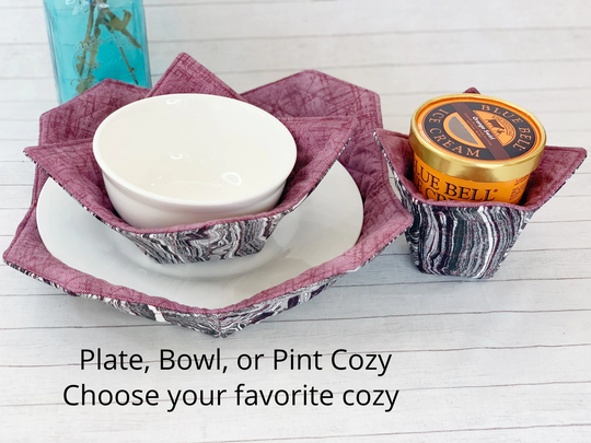 Maroon & Black Cozy, Plate Holder, Bowl Hotpad, Ice Cream Hot Pads, College Student, First Apartment, Teacher Gift, Microwave Safe