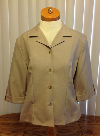 Vintage Briggs Petite Beige Button Front Blouse Padded Shoulder Rayon Blend Size 8P