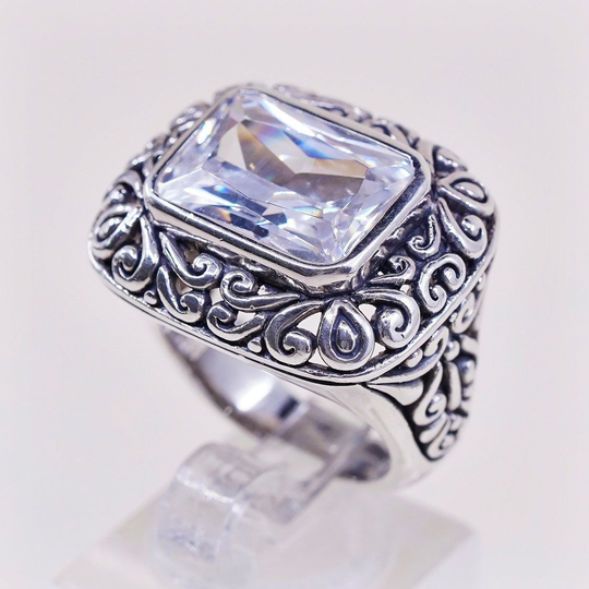 Size 6, Vintage | 011032 Sterling Silver Ring, 925 With Round Cut Cz Cluster Details, Stamped 925, Statement Stamped