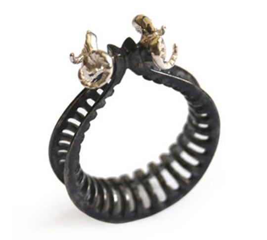 Battering-Ram Ring