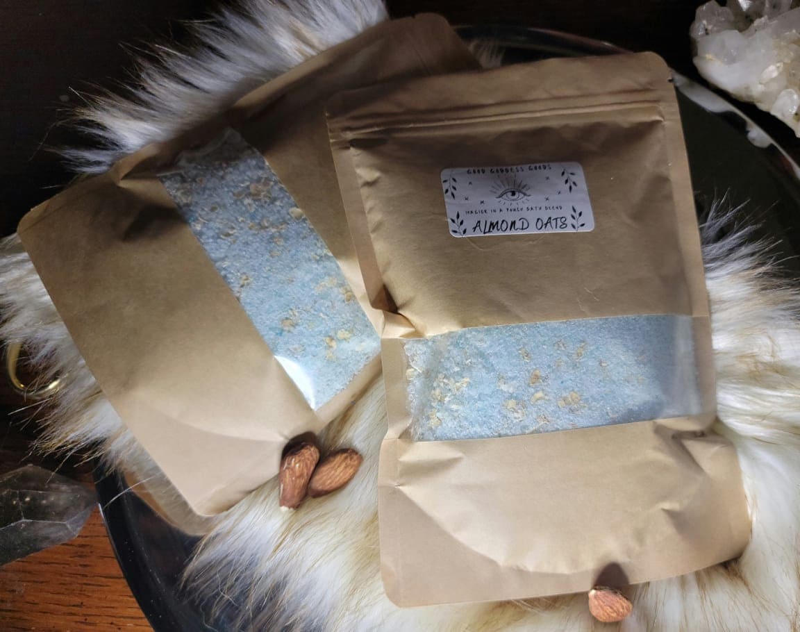 Almond Oats | Magick in A Pouch Bath Blend - Honey