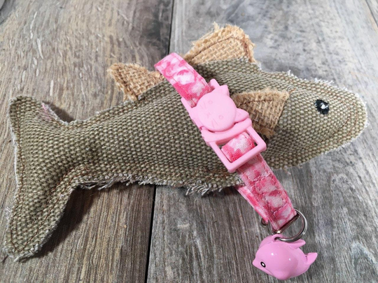 Pretty in Pink Tie Dye Cat Collar With Dolphin Bell & Pink Breakaway Buckle | Cat-132