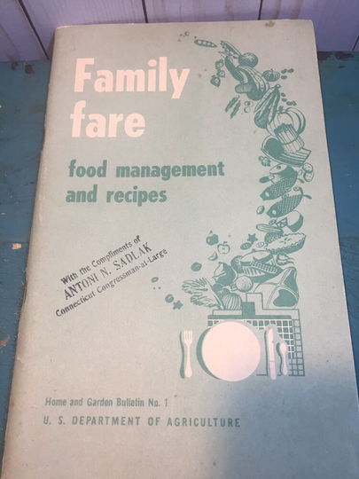 Food Management Brochure, Dept Of Agriculture, Vintage Recipes, Nutritional Advice, Vintage Kitchen, Happy Homemaker Ephemera