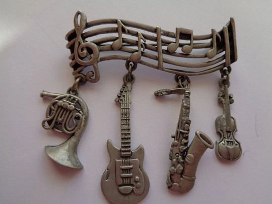 Vintage Signed Jj Silver Pewter Musical Bar Dangler Brooch/Pin