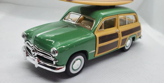 Kinsmart Kt5402Ds1 1949 Ford Woody Wagon With Wooden Surfboard 140 Diecast Car Free Shipping