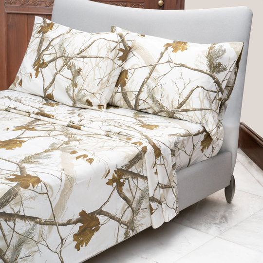 REALTREE Realtree AP Black and Snow Queen 180-Thread Count Cotton Blend Camo Bed Sheet in White | 07174700012RT