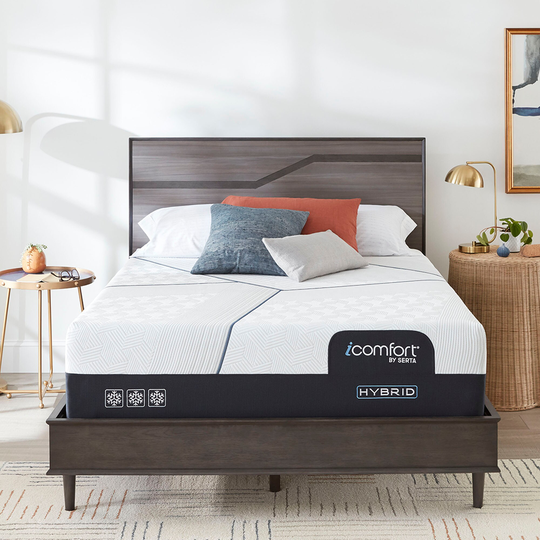 Serta iComfort 3000 13-in King Hybrid Memory Foam/Coil Blend Mattress with Boxspring Included in White | 500801238-9960