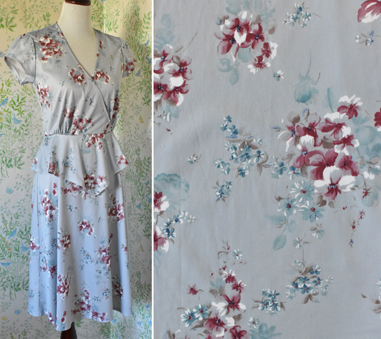Floral 1970's Vintage Light Powder Gray Floral Peplum Polyester Dress with Deep V Neck + Short Sleeves // Size Small
