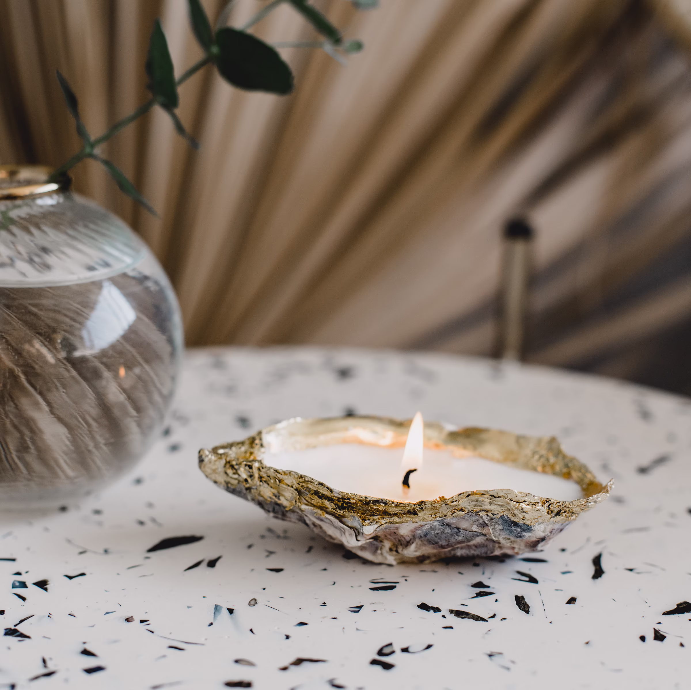 Single Recycled Oyster Shell & Gold Candle