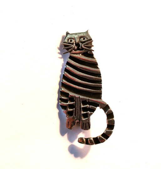 Modern Sterling Silver Whimsical Cat Brooch/Pin