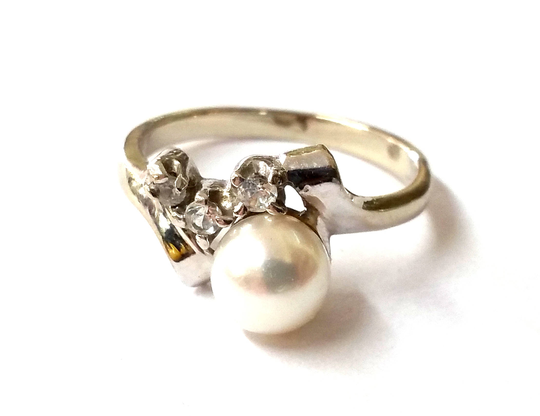 Vintage 14K White Gold Pearl Diamond Ring Size 5