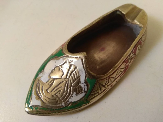 Vintage Miniarure Ashtray Shoe, Brass, Enamel, Egypt Theme