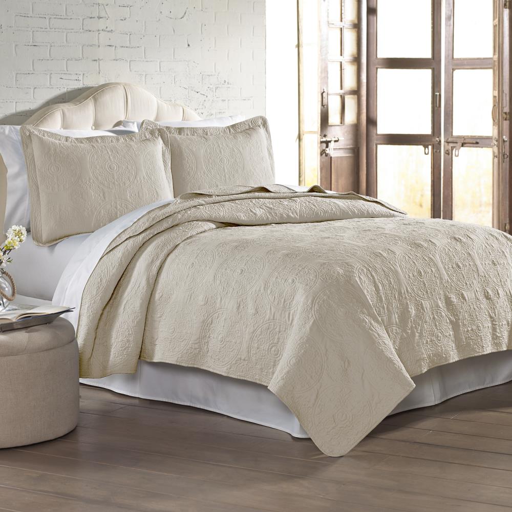 Amrapur Overseas Solid embroidered quilt set Sand Multi Reversible Twin Quilt (Blend with Polyester Fill) | 3MFSQLTG-SND-TN